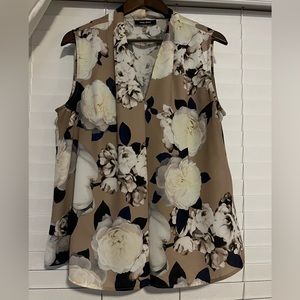 Nine West Floral Sleeveless Blouse. Khaki/White/Black/Navy. XL